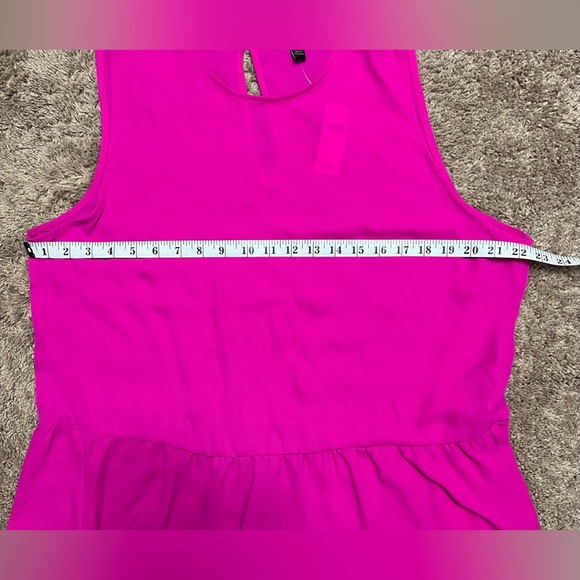 NWT Banana Republic Fuschia Sleeveless Peplum Top - Picture 2 of 5